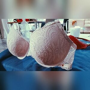 Women's Danskin Intimates Brassiere/ size 42D